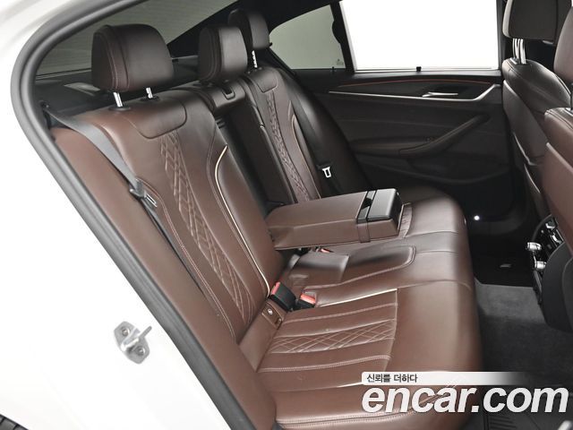 BMW 5 Series (G30) 530i xDrive M Sport Package Plus 2018 — фото 16