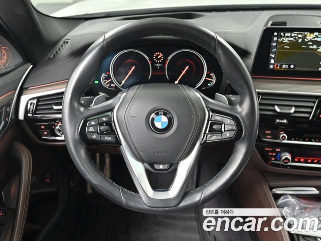 BMW 5 Series (G30) 530i xDrive M Sport Package Plus 2018 — фото 17