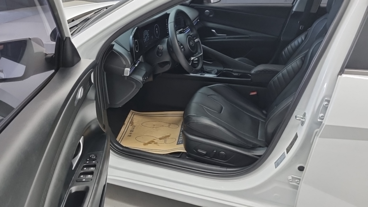 Hyundai Avante (CN7) 1.6 Inspiration 2023 — фото 10