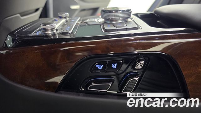 Genesis EQ900 3.8 GDI AWD Premium Luxury 2018 — фото 20