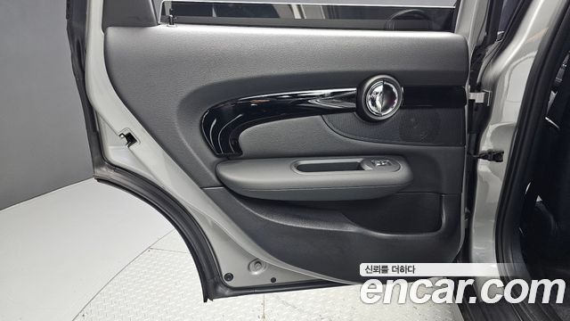 MINI Cooper Clubman Classic 2nd 2024 — фото 25