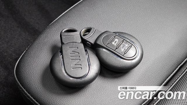 MINI Cooper Clubman Classic 2nd 2024 — фото 30