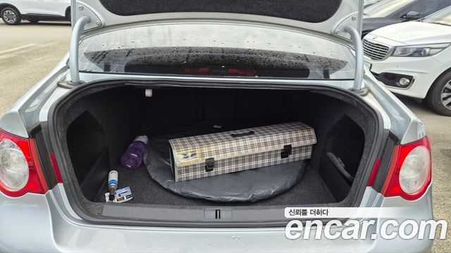 Volkswagen Passat 2.0 TDI Luxury Edition B6 2011 — фото 8