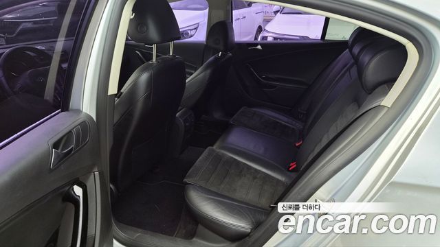 Volkswagen Passat 2.0 TDI Luxury Edition B6 2011 — фото 9