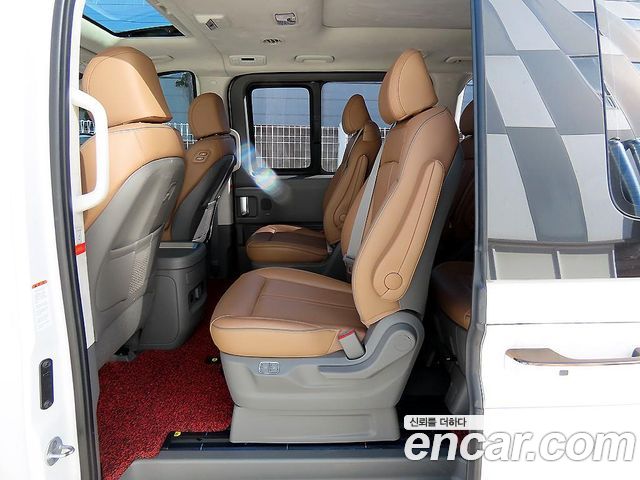 Hyundai Staria L3.5 Lounge 9-Seater Inspiration 2022 — фото 6