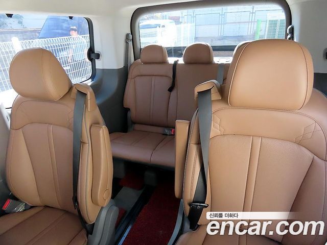 Hyundai Staria L3.5 Lounge 9-Seater Inspiration 2022 — фото 7