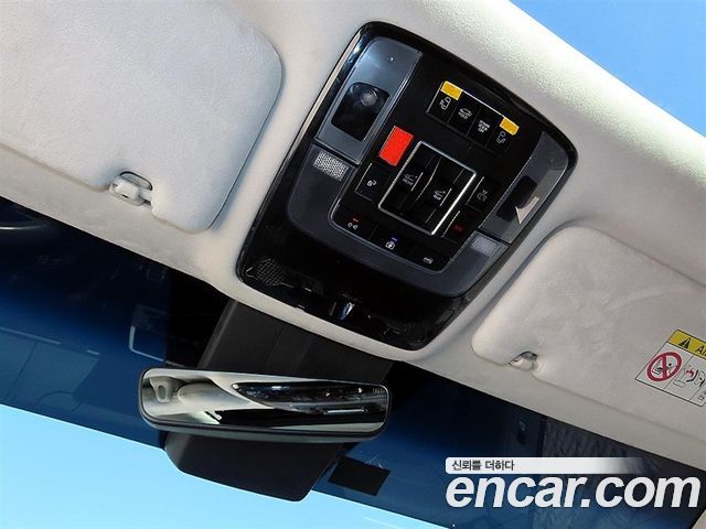 Hyundai Staria L3.5 Lounge 9-Seater Inspiration 2022 — фото 16