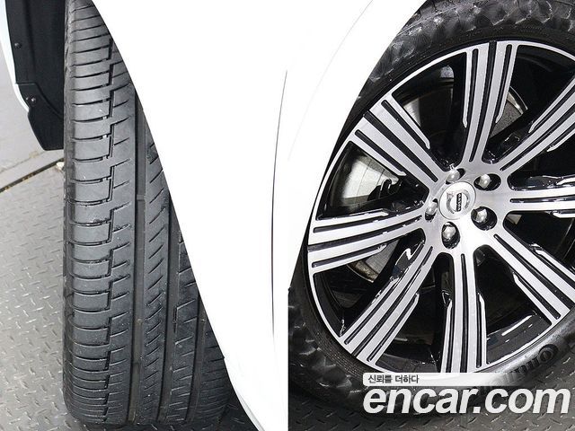 Volvo XC90 (II) B6 Ultimate Bright 2023 — фото 24