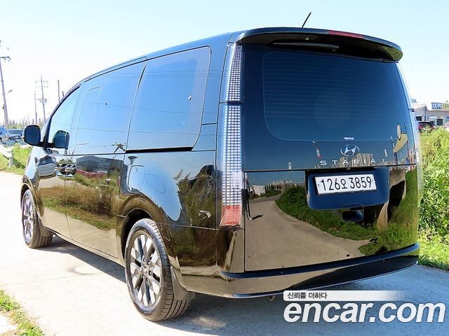 Hyundai Staria L3.5 Lounge 9-Seater Prestige 2022 — фото 3