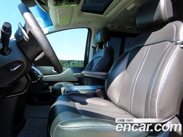 Hyundai Staria L3.5 Lounge 9-Seater Prestige 2022 — фото 5