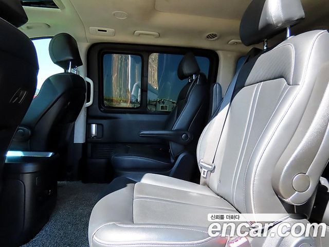 Hyundai Staria L3.5 Lounge 9-Seater Prestige 2022 — фото 6