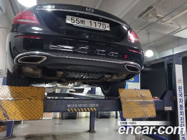 Mercedes-Benz E-Class (W213) E300 Exclusive Standard 2018 — фото 2