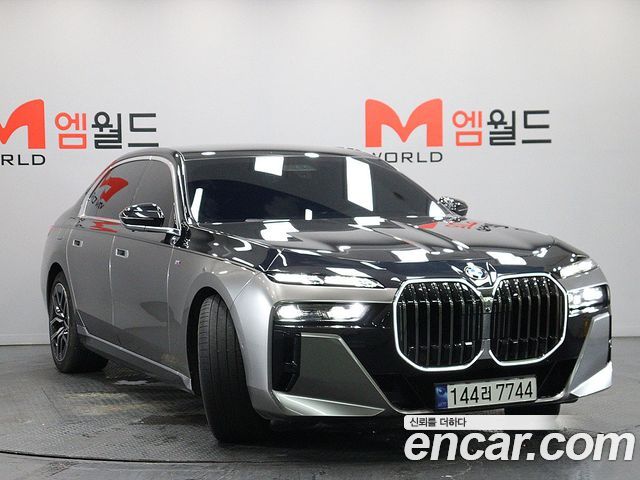 BMW 7 Series (G70) 740i sDrive M Sport 2023 — фото 3