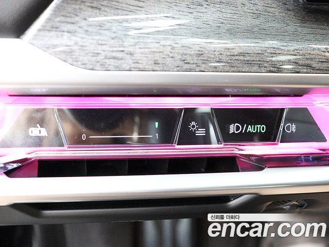 BMW 7 Series (G70) 740i sDrive M Sport 2023 — фото 6