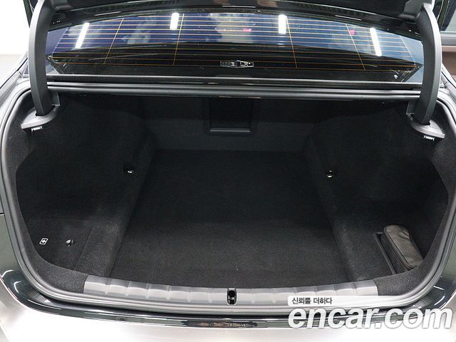 BMW 7 Series (G70) 740i sDrive M Sport 2023 — фото 19