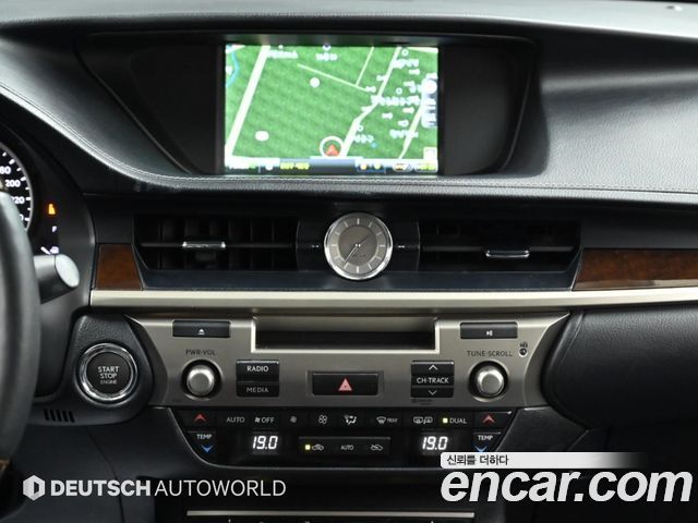 Lexus ES350 Supreme XV60 2013 — фото 18