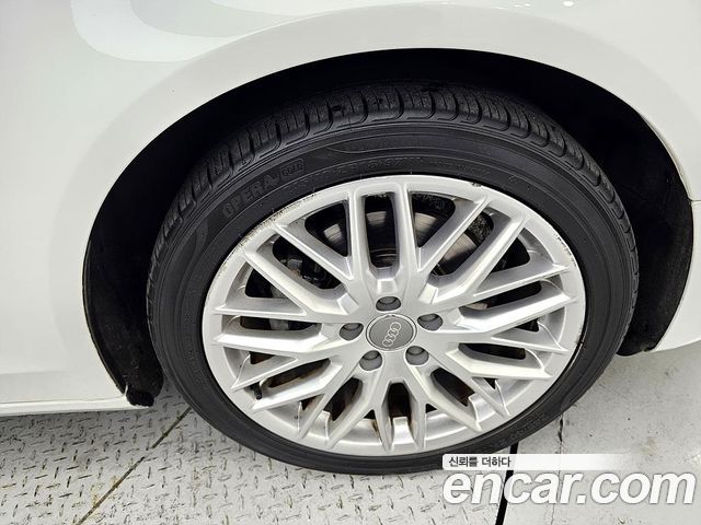Audi A4 30 TDI Dynamic B8 2016 — фото 5