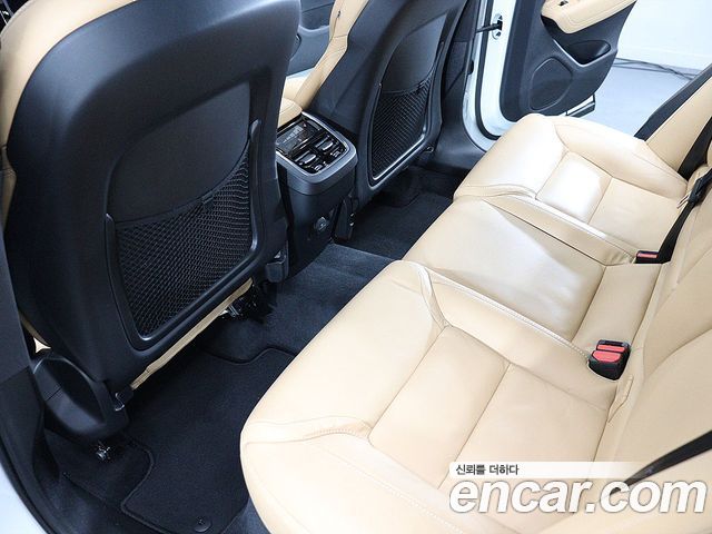 Volvo XC60 (II) B6 Ultra Bright 2025 — фото 10