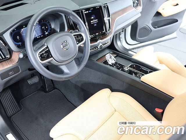 Volvo XC60 (II) B6 Ultra Bright 2025 — фото 15