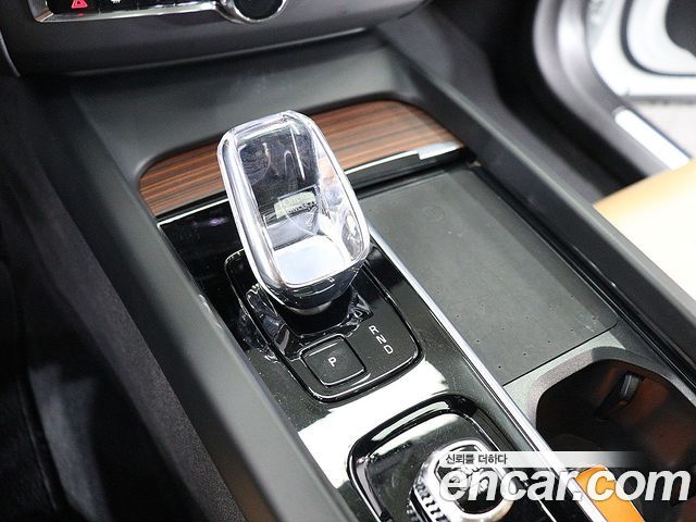 Volvo XC60 (II) B6 Ultra Bright 2025 — фото 23