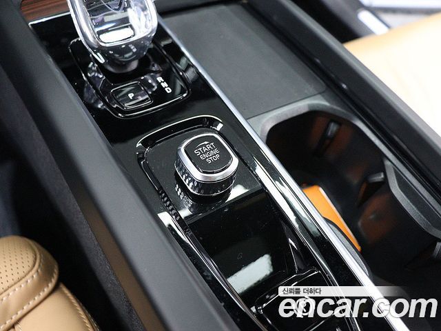 Volvo XC60 (II) B6 Ultra Bright 2025 — фото 24
