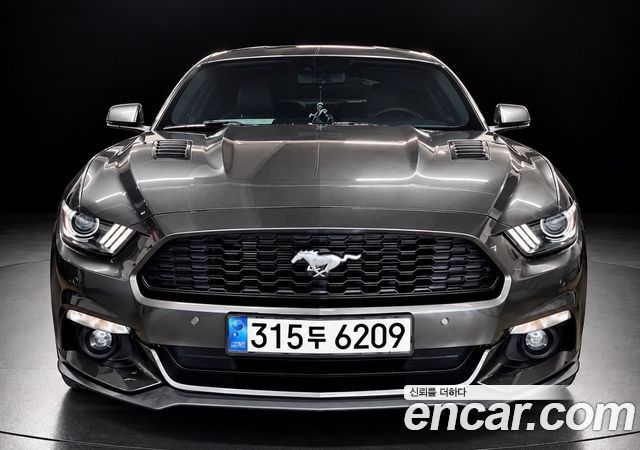 Ford Mustang Coupe