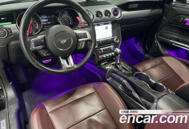 Ford Mustang Coupe 2017 — фото 9