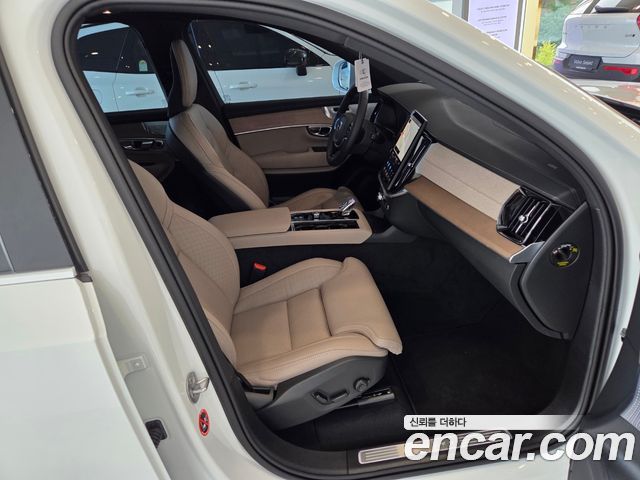 Volvo XC90 (II) T8 Ultra Bright Hybrid 2026 — фото 16