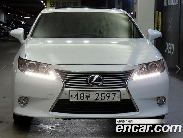 Lexus ES300h Supreme XV60
