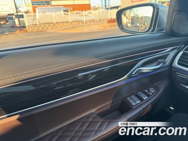 BMW 7 Series (G11) 745e iPerformance M Sport 2021 — фото 6