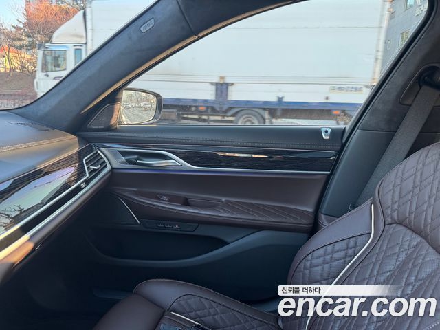 BMW 7 Series (G11) 745e iPerformance M Sport 2021 — фото 9