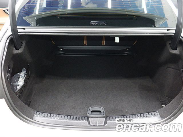 Mercedes-Benz E-Class (W214) E300 4MATIC Exclusive 2025 — фото 19