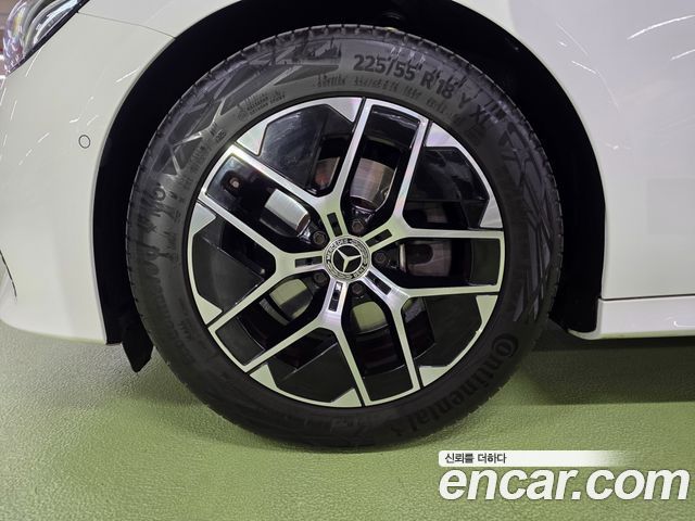 Mercedes-Benz E-Class (W214) E200 Avantgarde 2025 — фото 8