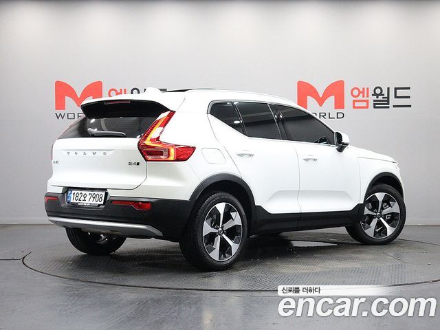 Volvo XC40 B4 Ultimate Bright 2024 — фото 2