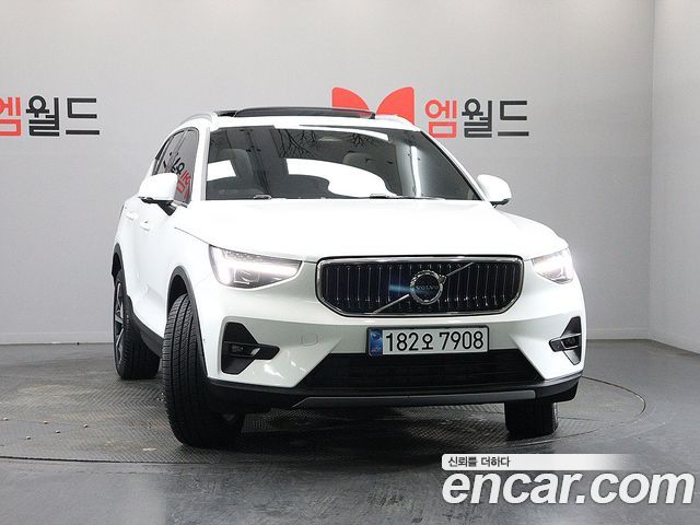 Volvo XC40 B4 Ultimate Bright 2024 — фото 3