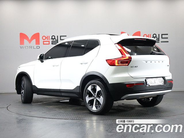 Volvo XC40 B4 Ultimate Bright 2024 — фото 4