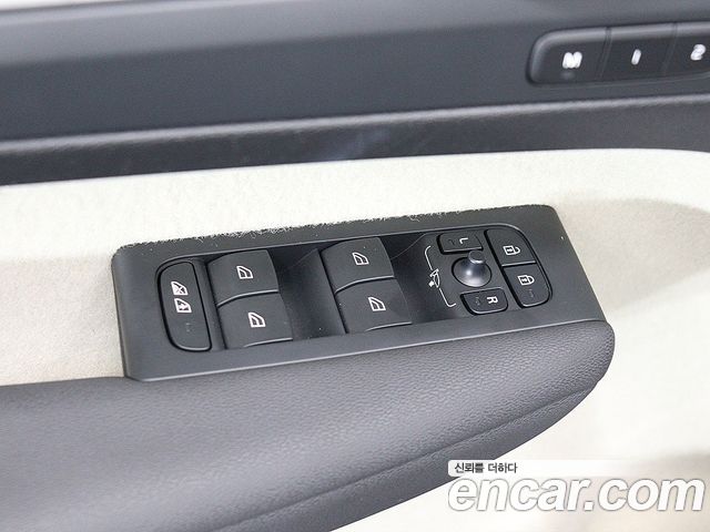 Volvo XC40 B4 Ultimate Bright 2024 — фото 5