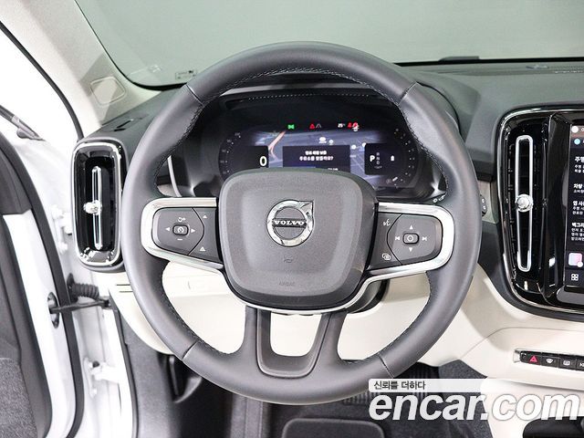Volvo XC40 B4 Ultimate Bright 2024 — фото 7