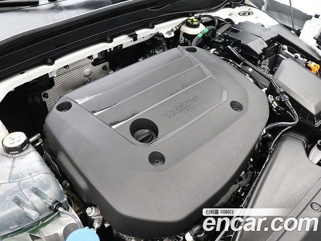 Volvo XC40 B4 Ultimate Bright 2024 — фото 16