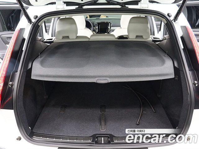 Volvo XC40 B4 Ultimate Bright 2024 — фото 18