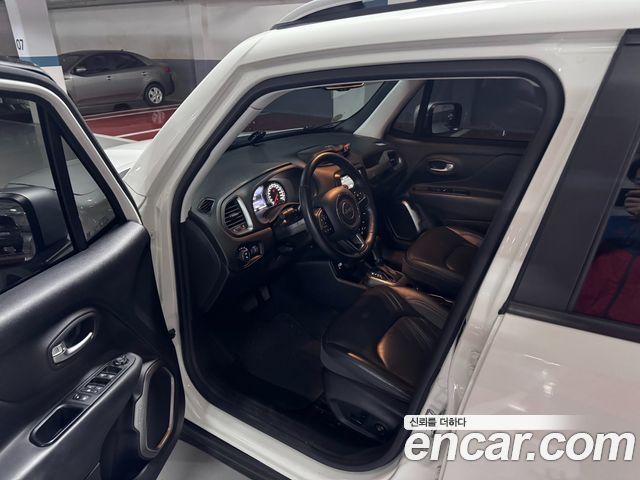 Jeep Renegade 2.0 Diesel Limited AWD 2018 — фото 10