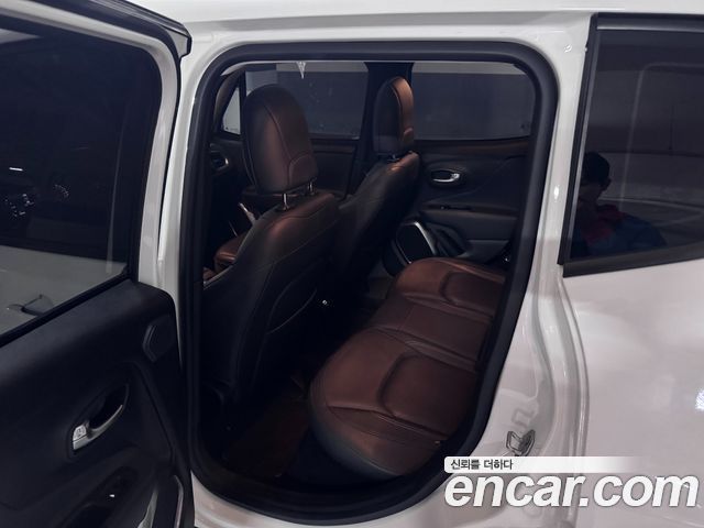 Jeep Renegade 2.0 Diesel Limited AWD 2018 — фото 15