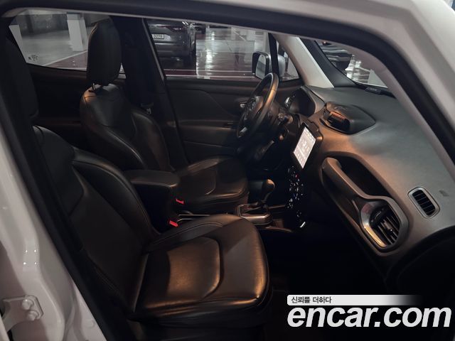 Jeep Renegade 2.0 Diesel Limited AWD 2018 — фото 16
