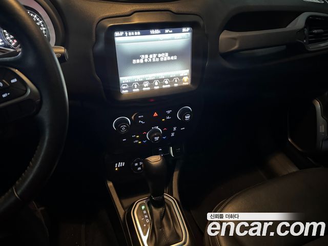 Jeep Renegade 2.0 Diesel Limited AWD 2018 — фото 17
