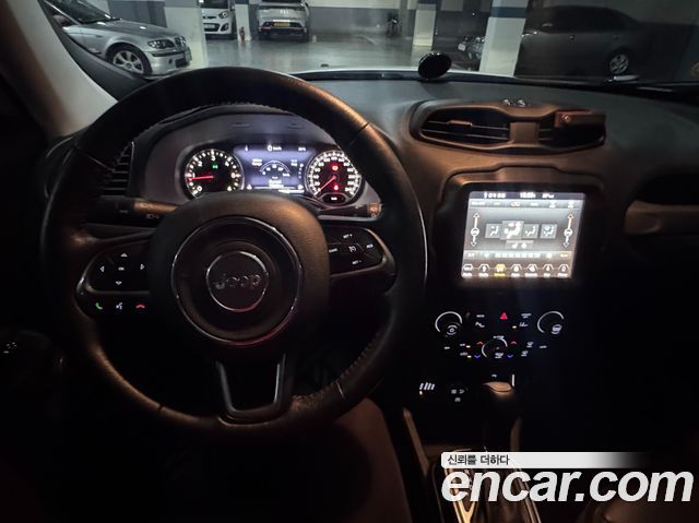 Jeep Renegade 2.0 Diesel Limited AWD 2018 — фото 18