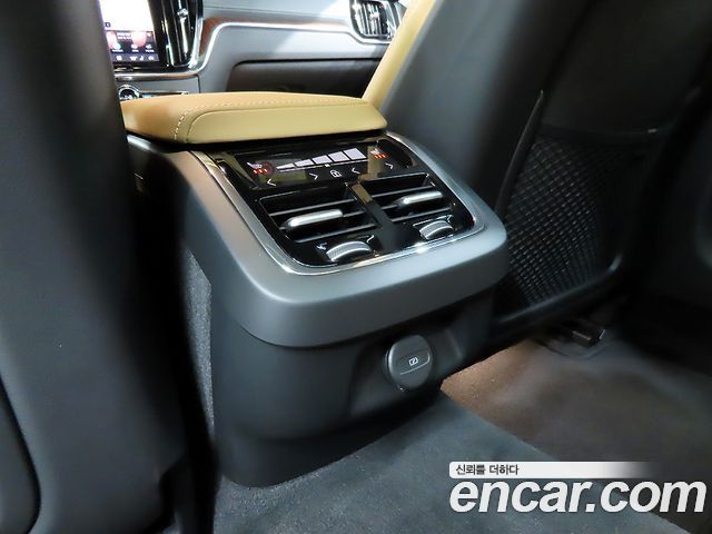 Volvo V60 Cross Country (II) B5 Ultra AWD 2026 — фото 19