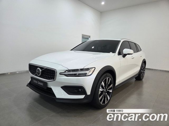 Volvo V60 Cross Country (II) B5 Ultra AWD