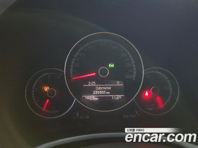 Volkswagen Beetle 2.0 TDI 3rd 2015 — фото 8