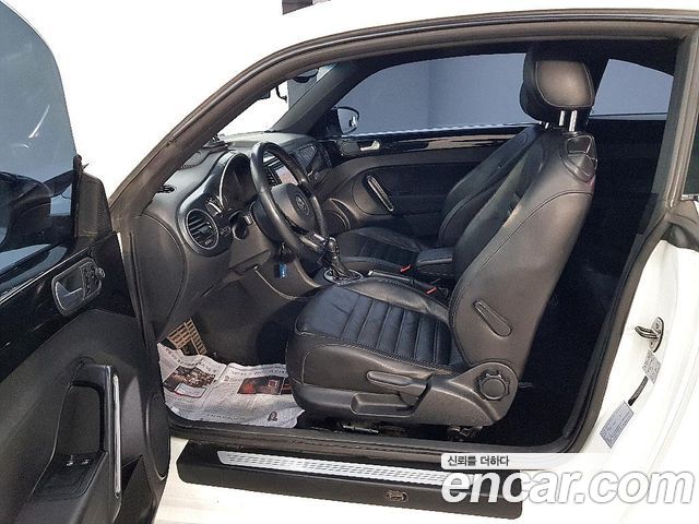 Volkswagen Beetle 2.0 TDI 3rd 2015 — фото 10