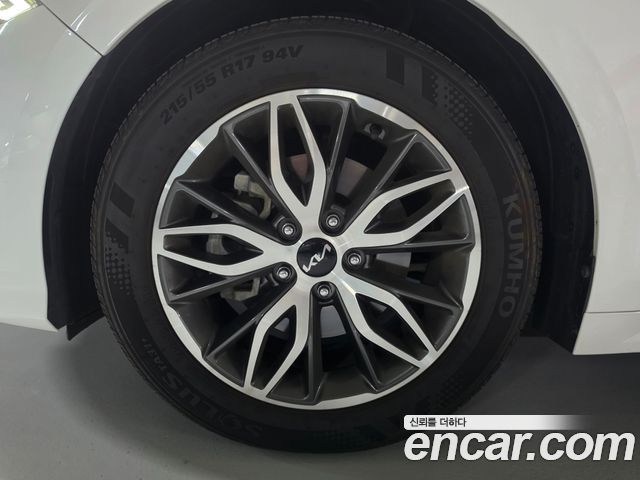 Kia K5 (III) 2.0 Prestige 2023 — фото 24